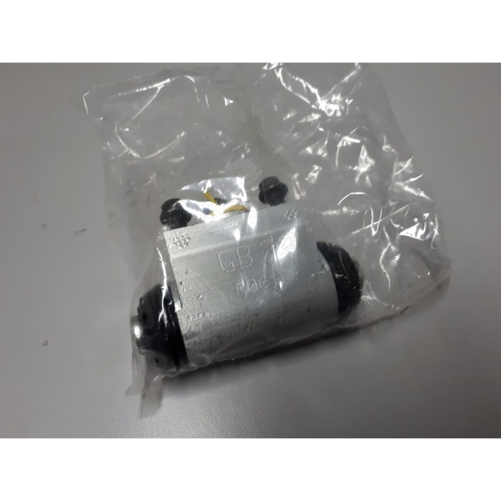 Toyota Hilux 2005 2015 Rear Wheel Brake Cylinder Toyota Parts Direct