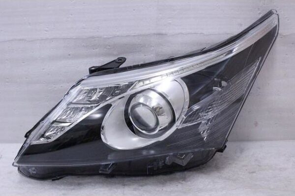 Toyota Avensis 2009-Present R/H Headlight