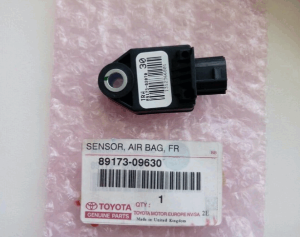 Toyota Avensis Front L/H Airbag Sensor