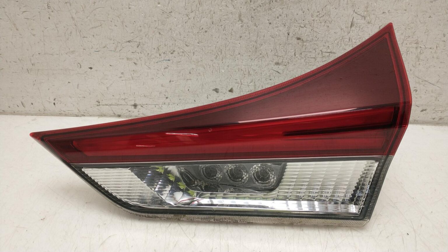 Toyota Auris Touring Sport 20122018 R/H Rear Outer Tail Light Toyota