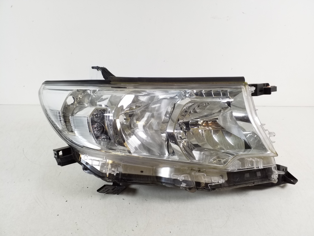 Toyota Land Cruiser (2017 - Present) R/H Headlight (Halogen)