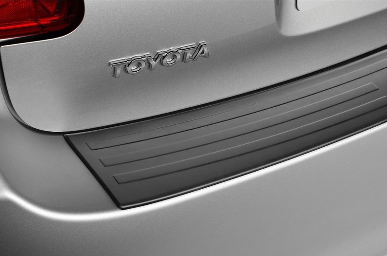 Toyota Auris (2006-2012) Rear Bumper Protection Plate PZ415E952200