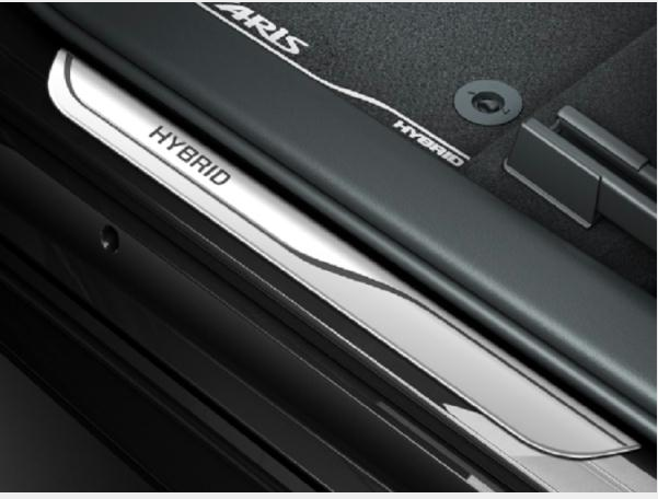 Toyota Yaris 2020-Present Aluminium Scuff Plates, Front set - Silver & Black